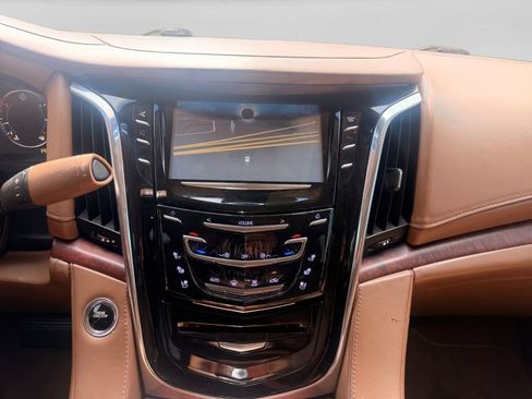Used 2015 Cadillac Escalade ESV Platinum AWD/4WD image 12