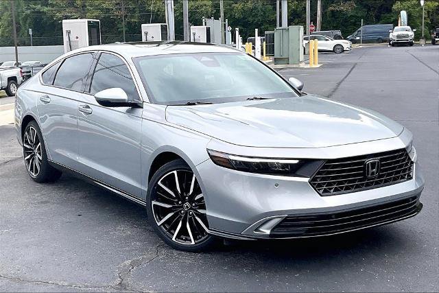 Used 2025 Honda Accord Touring image 2