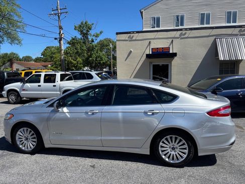 Used 2016 Ford Fusion SE FWD image 7
