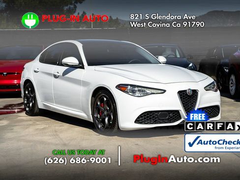 Used 2018 Alfa Romeo Giulia Ti Sport w/ Quick Order Package 22S Sport image 3