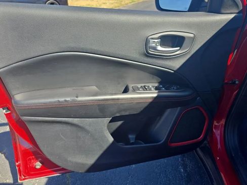 Used 2019 Jeep Compass Trailhawk image 9