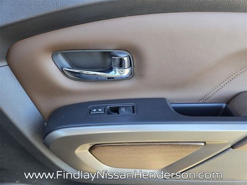 Used 2021 Nissan Titan Platinum Reserve w/ Moonroof Package image 20