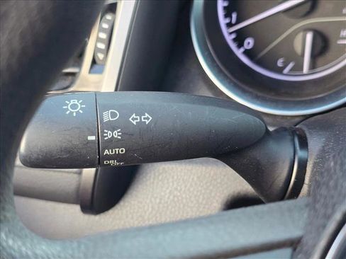 Used 2018 Toyota Camry LE FWD image 12