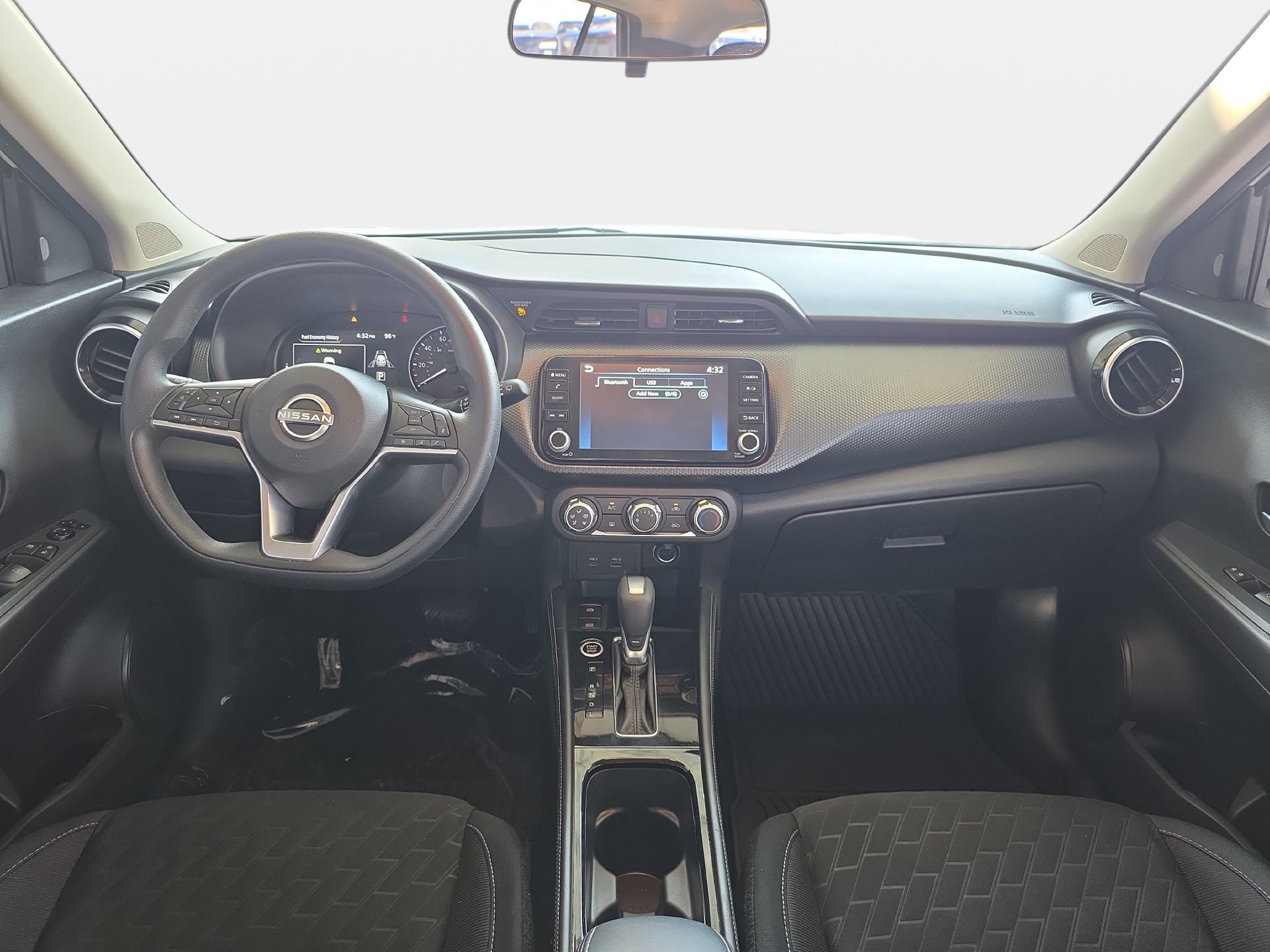 Used 2023 Nissan Kicks SV FWD image 9