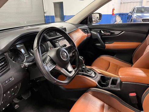 Used 2017 Nissan Rogue SL w/ SL Premium Package image 23