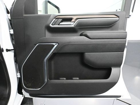 Used 2024 Chevrolet Silverado 2500 LT image 47