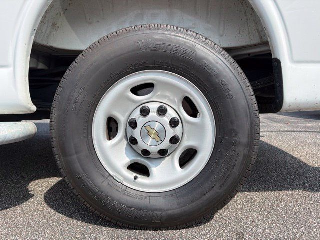 Used 2025 Chevrolet Express 2500 w/ Driver Convenience Package RWD image 18