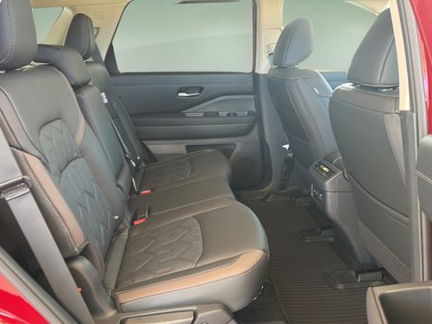 New 2026 Nissan Pathfinder Platinum w/ Cargo Package AWD/4WD image 18