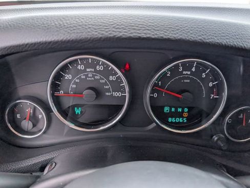 Used 2012 Jeep Wrangler Unlimited Sahara w/ Connectivity Group AWD/4WD image 10