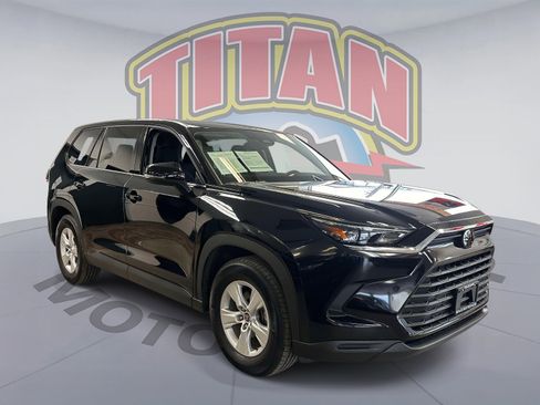 Used 2025 Toyota Grand Highlander AWD image 4
