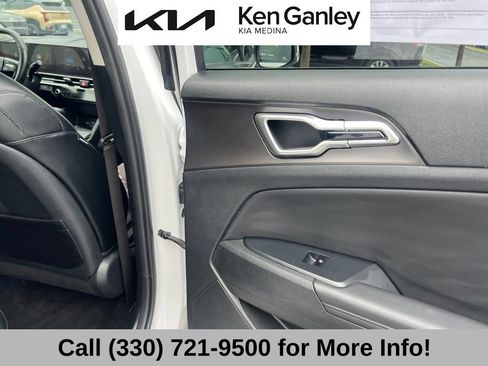 Certified 2026 Kia Sportage EX w/ EX Panorama Roof Package FWD image 53