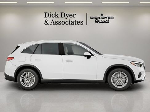 Used 2026 Mercedes-Benz GLC 300 image 6