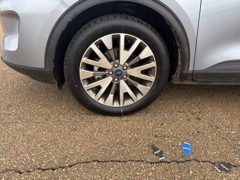 Used 2022 Ford Escape Titanium image 8