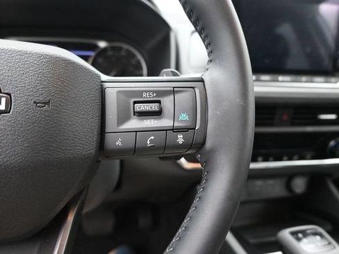 Used 2026 Nissan Rogue SV FWD image 28