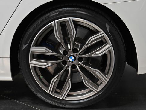 Used 2022 BMW M760i xDrive w/ Luxury Rear Seating Package image 57