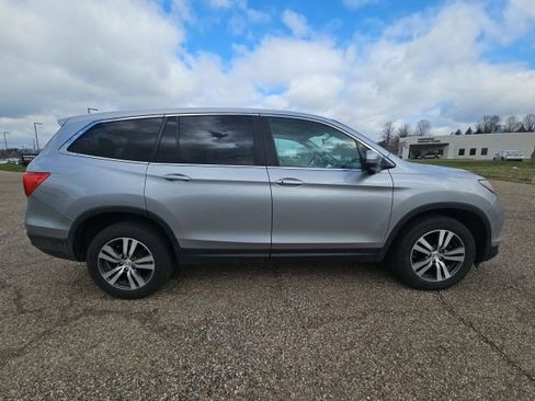 Used 2018 Honda Pilot EX image 2