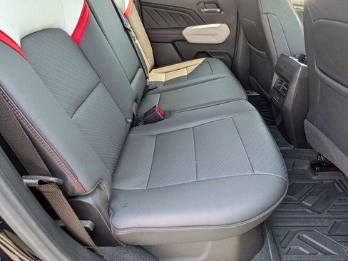 Used 2024 GMC Canyon AT4X AWD/4WD image 19