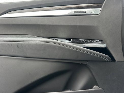 Certified 2025 Cadillac Escalade Premium Luxury image 11