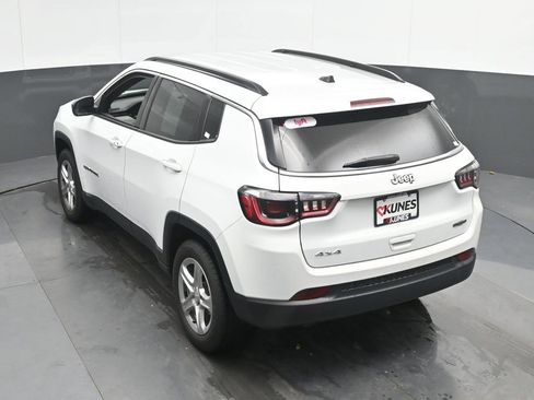 Used 2023 Jeep Compass Latitude image 39