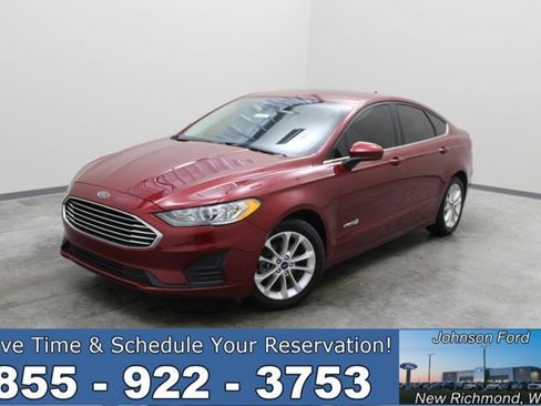 Certified 2019 Ford Fusion SE FWD image 1