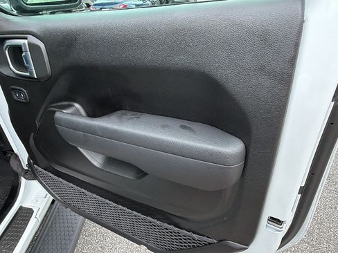 Used 2026 Jeep Wrangler Sport AWD/4WD image 18
