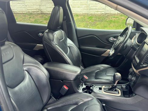 Used 2018 Jeep Cherokee Limited image 33