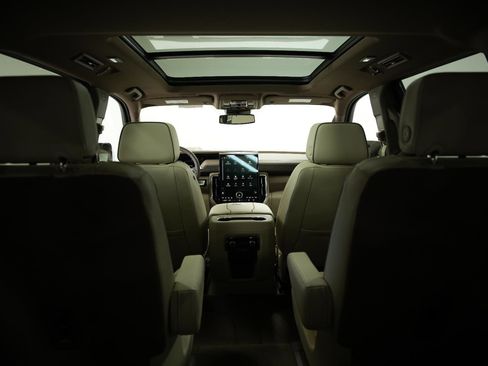 New 2026 GMC Yukon Denali w/ Sun & Power Step Package image 17