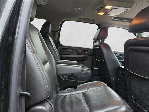 Used 2013 GMC Yukon XL Denali image 21