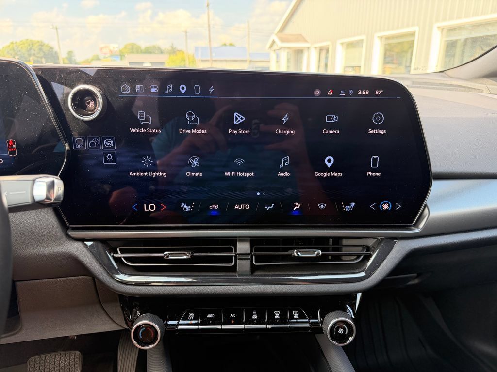 Used 2024 Chevrolet Equinox EV RS AWD/4WD image 33
