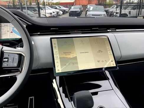 Used 2025 Land Rover Range Rover Sport Dynamic SE image 6