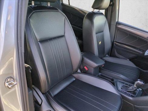 Used 2022 Volkswagen Tiguan SE R-Line image 19