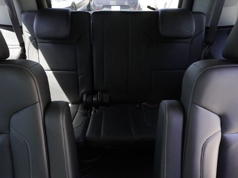 Used 2015 GMC Yukon SLT w/ Open Road Package AWD/4WD image 31
