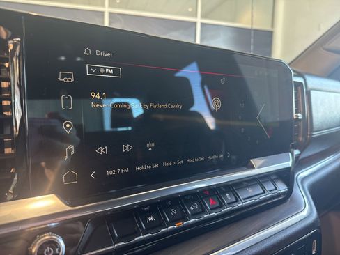 Used 2025 GMC Sierra 1500 SLT image 33