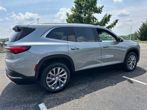 Used 2026 Buick Enclave Preferred FWD image 12