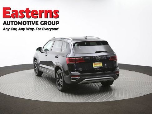 Used 2024 Volkswagen Taos SE image 64