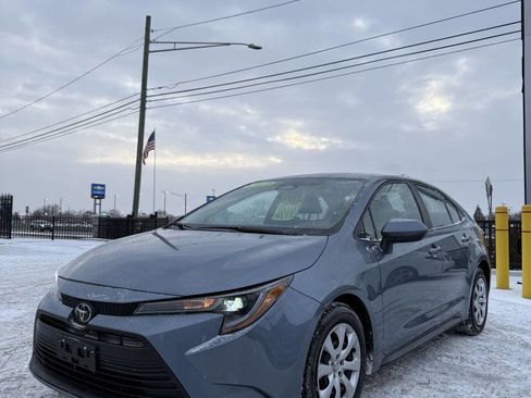 Used 2024 Toyota Corolla LE image 3