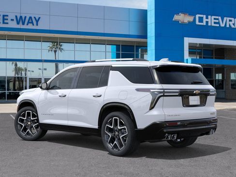 New 2026 Chevrolet Traverse High Country FWD image 3