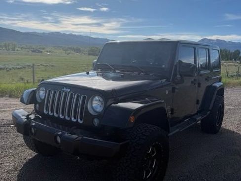 Used 2016 Jeep Wrangler Unlimited Sahara w/ Connectivity Group AWD/4WD image 2