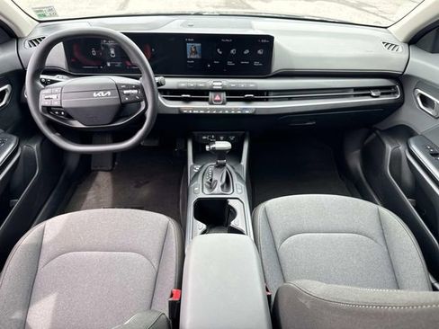 Used 2025 Kia K4 FWD image 16