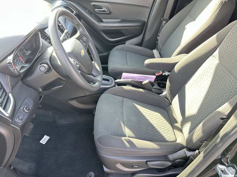 Certified 2022 Chevrolet Trax LS w/ Tint and Cruise Package image 20