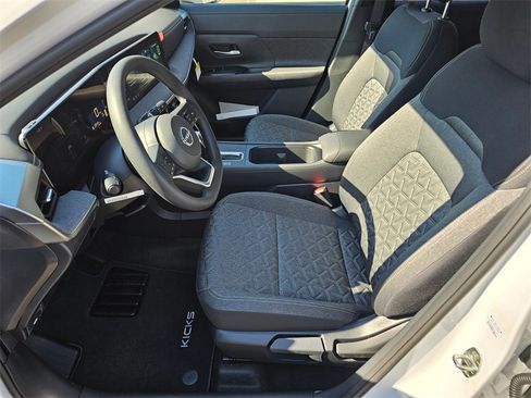 New 2026 Nissan Kicks SV image 7