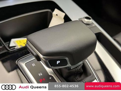 Certified 2025 Audi Q5 2.0T Premium Plus w/ Premium Plus Package AWD/4WD image 32