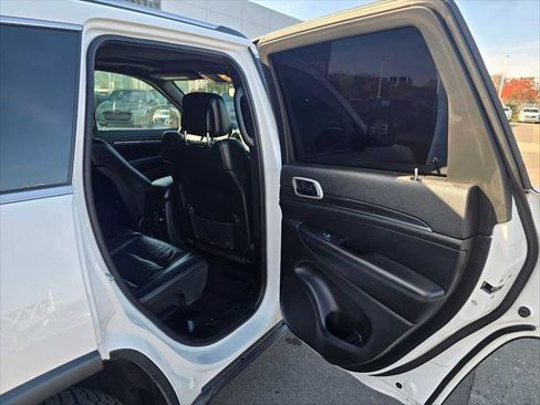 Used 2022 Jeep Grand Cherokee Limited image 14