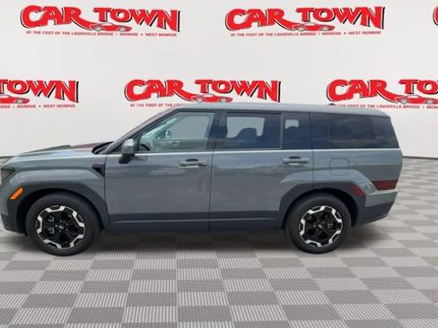 Used 2025 Hyundai Santa Fe SE AWD/4WD image 5