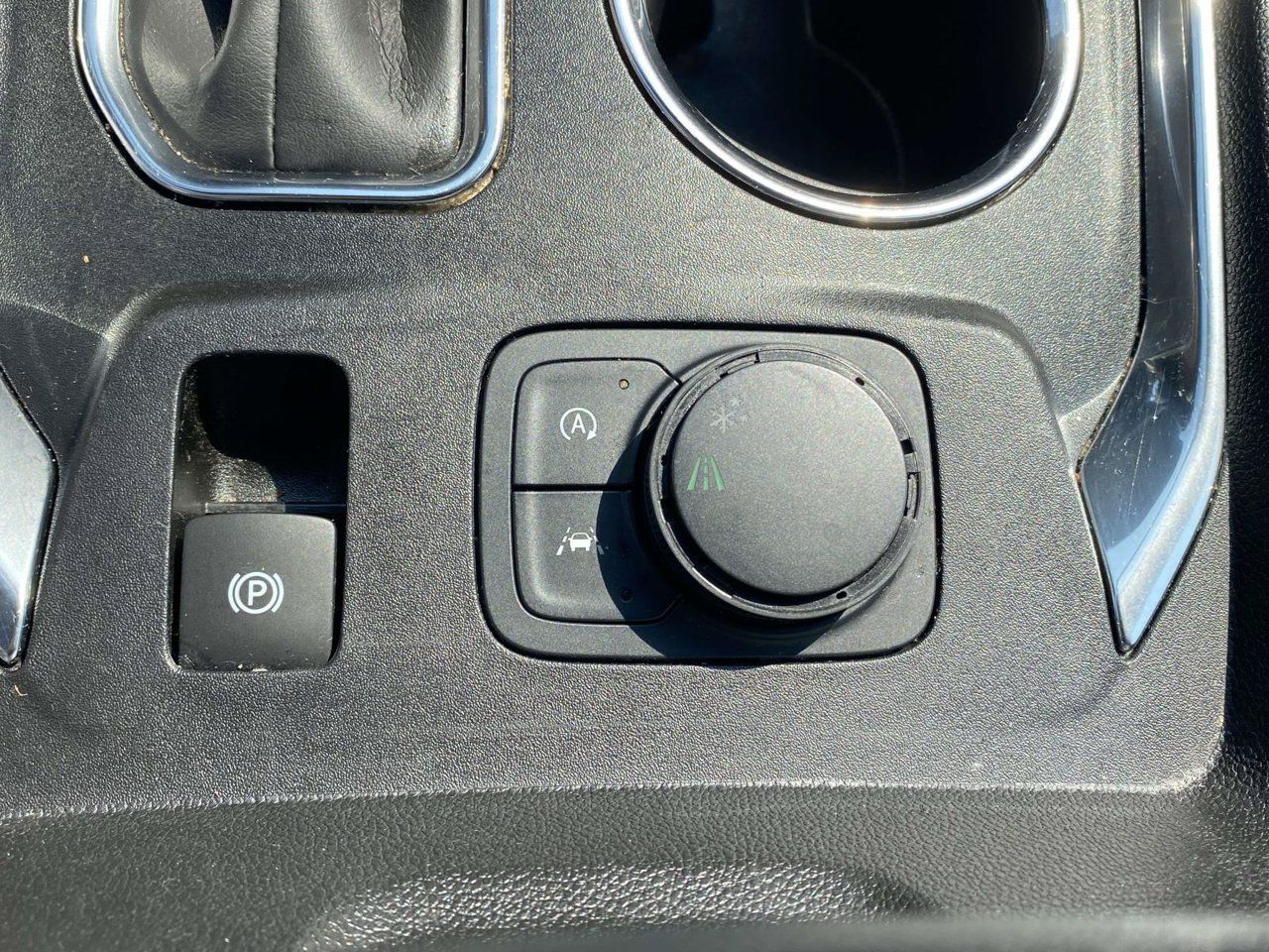 Used 2023 Chevrolet Traverse LT FWD image 31