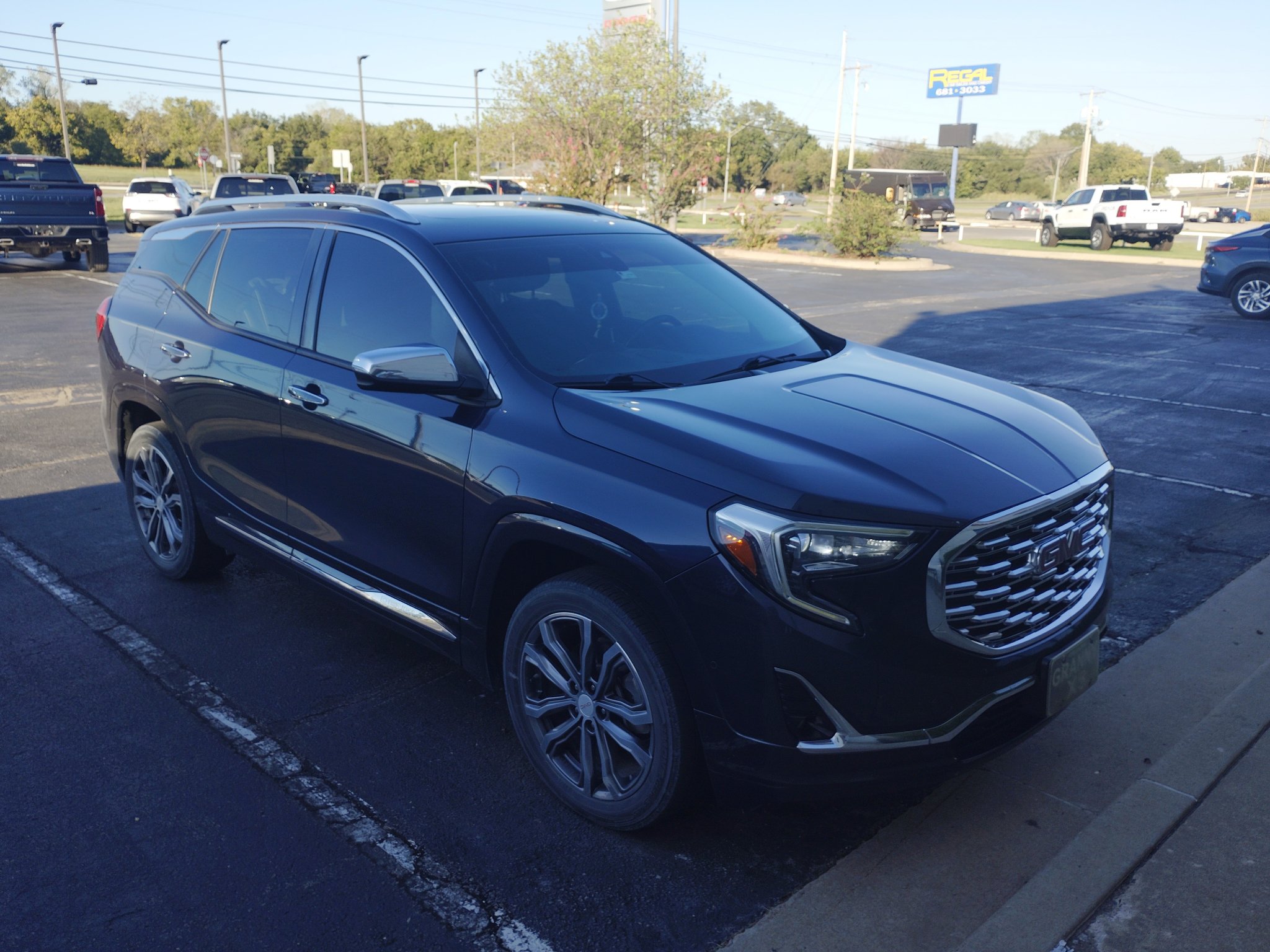 Used 2018 GMC Terrain Denali w/ Advanced Safety Package AWD/4WD image 4