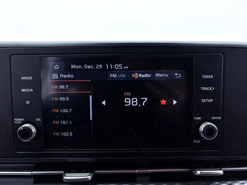 Certified 2023 Kia Carnival LX image 20