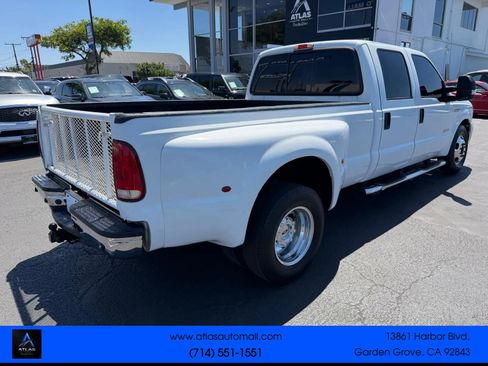 Used 2006 Ford F350 Lariat RWD image 2
