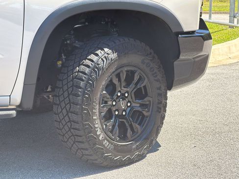 Used 2026 Chevrolet Silverado 1500 ZR2 w/ Dark Appearance Package AWD/4WD image 5