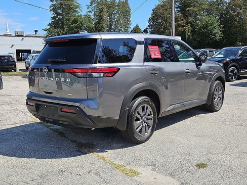 Certified 2024 Nissan Pathfinder S image 6